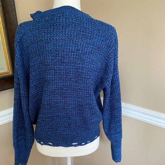 Distressed sweater - Picture 2 of 2